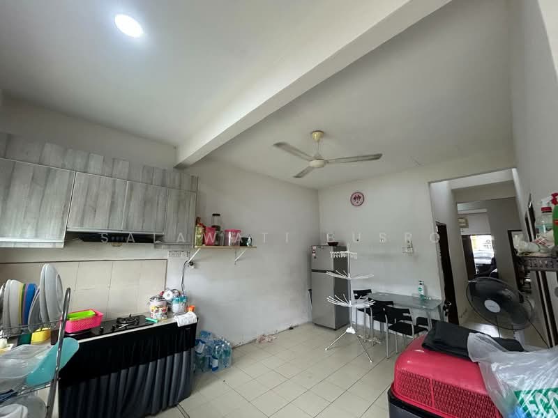 Rumah Teres 1 Tingkat untuk Dijual di Shah Alam (Selangor) - Salawati Busro - Kitchen - PropertyGuru.com.my