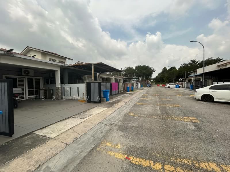 Rumah Teres 1 Tingkat untuk Dijual di Shah Alam (Selangor) - Salawati Busro - Exterior - PropertyGuru.com.my