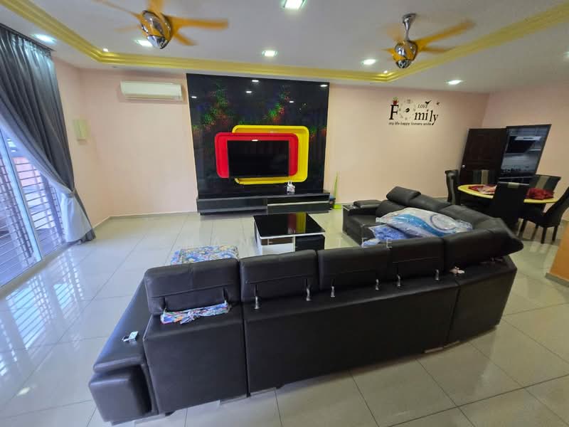 2-storey Terraced House for Sale in Taman Sutera Indah (Kluang) - Shanel Tee - Living Room - PropertyGuru.com.my