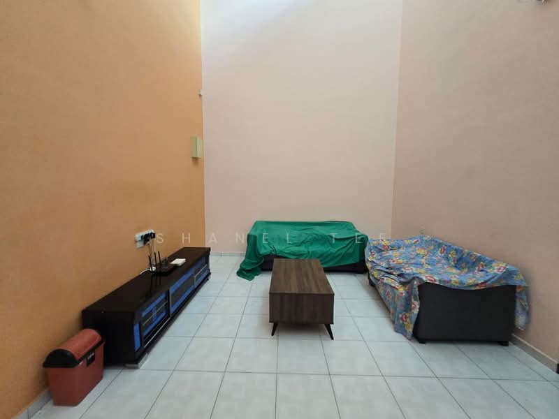 2-storey Terraced House for Sale in Taman Sutera Indah (Kluang) - Shanel Tee - Living Room - PropertyGuru.com.my