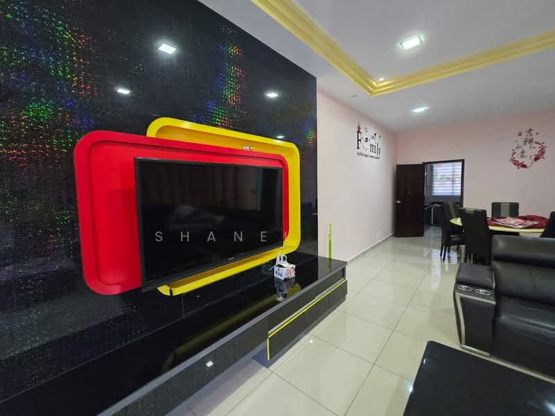 2-storey Terraced House for Sale in Taman Sutera Indah (Kluang) - Shanel Tee - Living Room - PropertyGuru.com.my