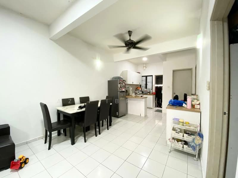 Townhouse for Sale in Bandar Tasik Kesuma (Beranang) - Azli Ibrahim - Kitchen - PropertyGuru.com.my