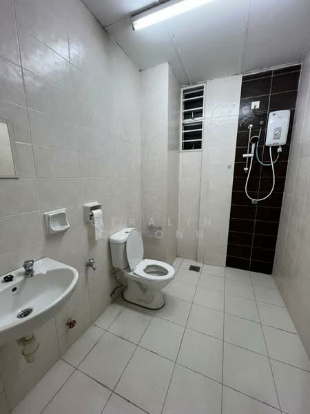 Apartment for Rent at Suria Damansara - Geralyn Chionh - Bathroom - PropertyGuru.com.my