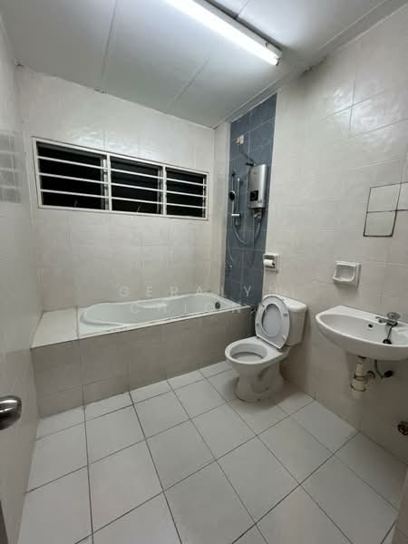 Apartment for Rent at Suria Damansara - Geralyn Chionh - Bathroom - PropertyGuru.com.my