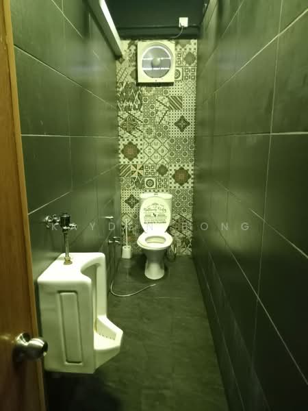 Kedai / Pejabat untuk Disewa di Petaling Jaya (Selangor) - Kayden Bong - Bathroom - PropertyGuru.com.my