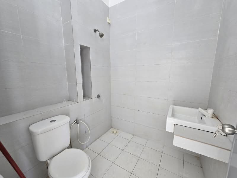 Rumah Teres 2 Tingkat untuk Dijual di Shah Alam (Selangor) - Aliff Iqbal - Bathroom - PropertyGuru.com.my