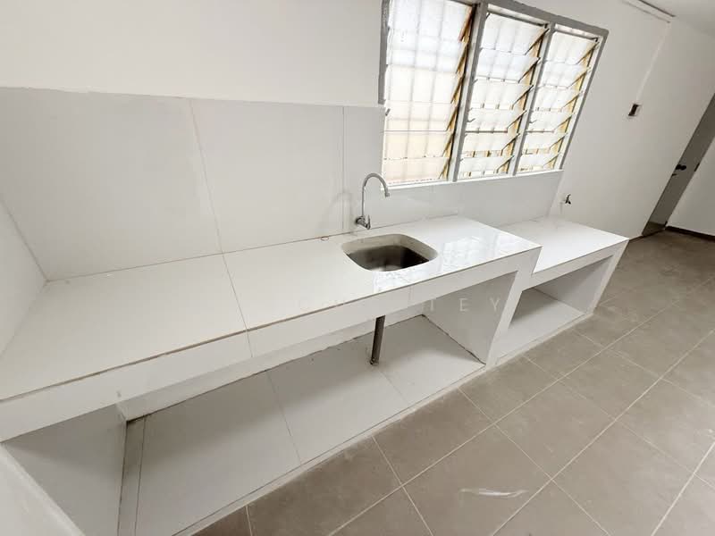 Rumah Teres 1 Tingkat untuk Dijual di Taman Damai (Kulai) - Marcus Tey - Kitchen - PropertyGuru.com.my
