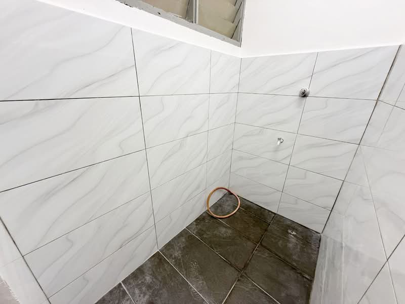 Rumah Teres 1 Tingkat untuk Dijual di Taman Damai (Kulai) - Marcus Tey - Bathroom - PropertyGuru.com.my