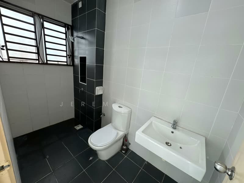 Rumah Teres 2 Tingkat untuk Disewa di Bandar Sri Alam (Johor Bahru) - Jeremy Voon - Bathroom - PropertyGuru.com.my
