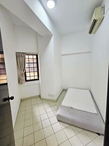 Villa Puteri untuk Untuk Dijual - RM 500,000, Apr 2026 - Bedroom - PropertyGuru.com.my