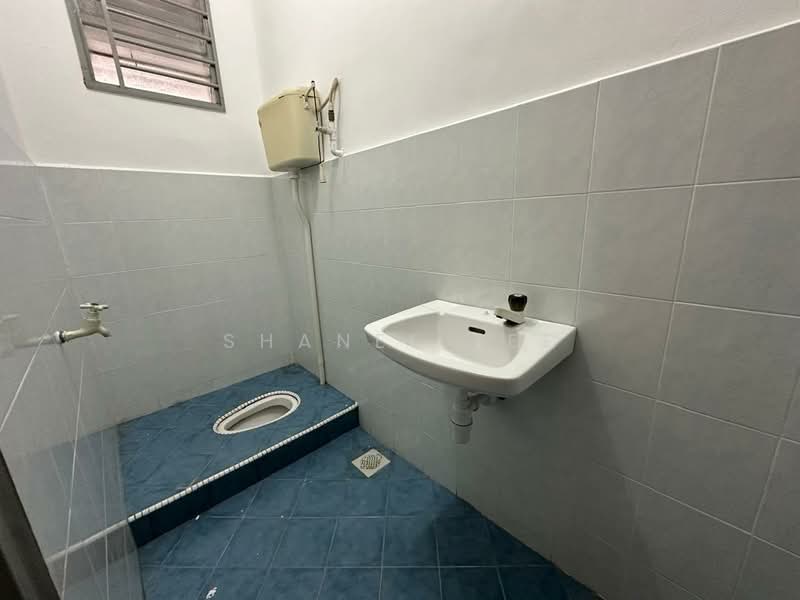 Rumah Teres 2 Tingkat untuk Dijual di Kluang (Johor) - Shanel Tee - Bathroom - PropertyGuru.com.my