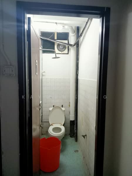 Kedai / Pejabat untuk Disewa di Petaling Jaya (Selangor) - Kayden Bong - Bathroom - PropertyGuru.com.my