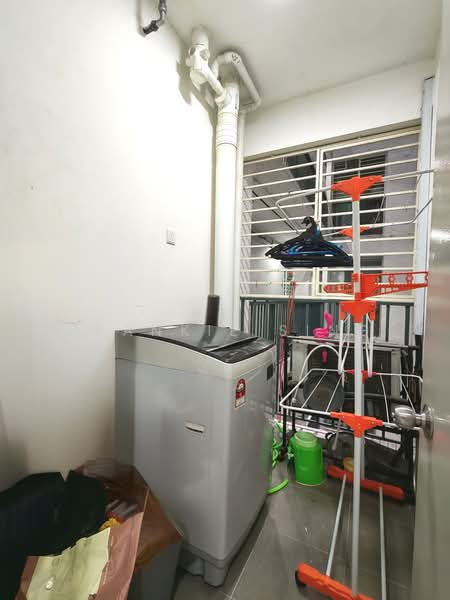 Servis Apartment untuk Disewa di The Zizz @ Damansara North - Frankie Sing - Balcony - PropertyGuru.com.my