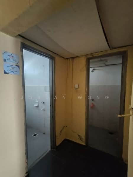 Pejabat Runcit untuk Disewa di Taman Cendana (Pasir Gudang) - Jordan Wong - Bathroom - PropertyGuru.com.my