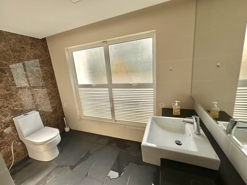 Bungalow for Rent in East Ledang (Iskandar Puteri (Nusajaya)) - Karine Sior - Bathroom - PropertyGuru.com.my