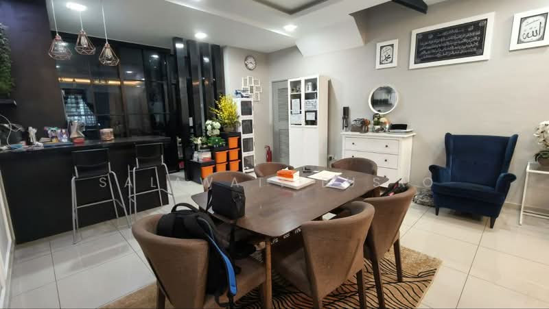 Rumah Teres 2 Tingkat untuk Dijual di Shah Alam (Selangor) - Salawati Busro - Dining Room - PropertyGuru.com.my