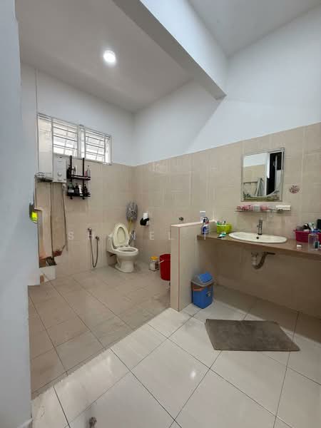 Taman Seri Suria untuk Untuk Dijual - RM 518,000, Apr 2026 - Bathroom - PropertyGuru.com.my