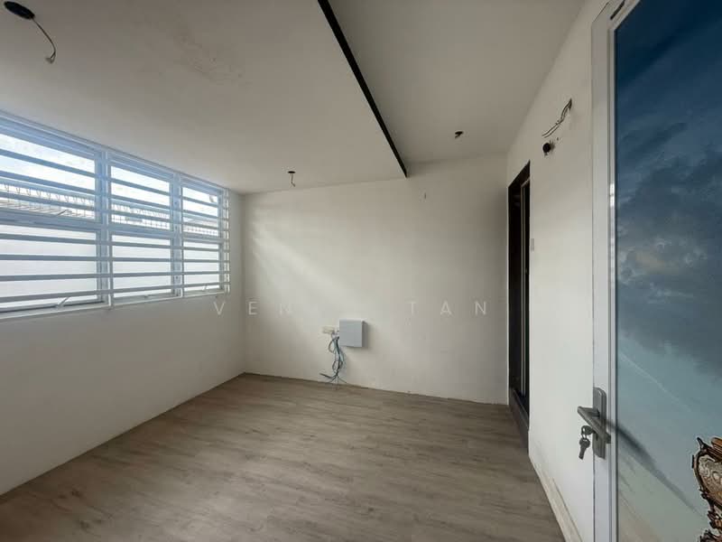 For Rent - Landed Shop Lot, Tanjung Tokong Jalan Mount Erksine Facing Mainroad