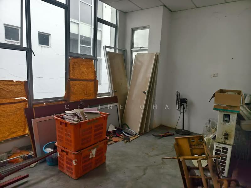 Corner Shop Taman Bukit Tropika - 5