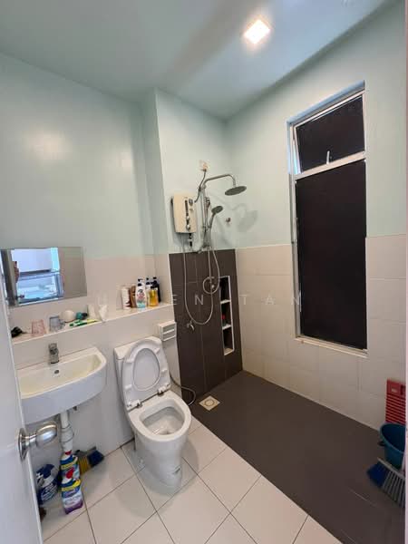 1.5-storey Terraced House for Sale in Setia Tropika (Johor Bahru) - Helen Tan - Bathroom - PropertyGuru.com.my
