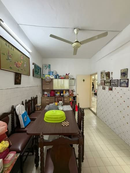 Rumah Teres 2 Tingkat untuk Dijual di Taman Overseas Union (Taman Oug) (Jalan Klang Lama (Old Klang Road)) - Han . - Dining Room - PropertyGuru.com.my