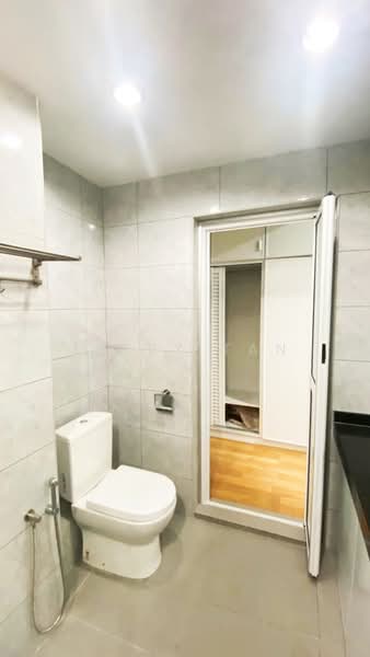 Pangsapuri untuk Disewa di Mawar Apartment - Jerry Tan - Bathroom - PropertyGuru.com.my