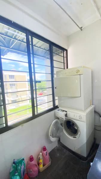 Pangsapuri untuk Disewa di Mawar Apartment - Jerry Tan - Balcony - PropertyGuru.com.my