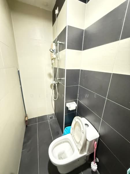 Servis Apartment untuk Disewa di D'Secret Garden (Pangsapuri Kempas Indah) - Glenn Twe - Bathroom - PropertyGuru.com.my