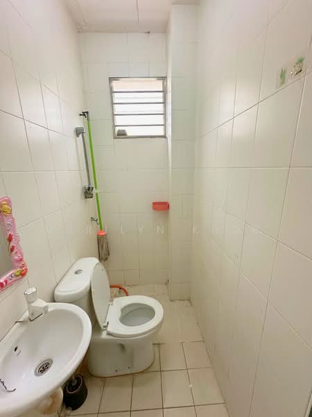Townhouse for Sale in Balakong (Selangor) - Marilyn Khor - Bathroom - PropertyGuru.com.my