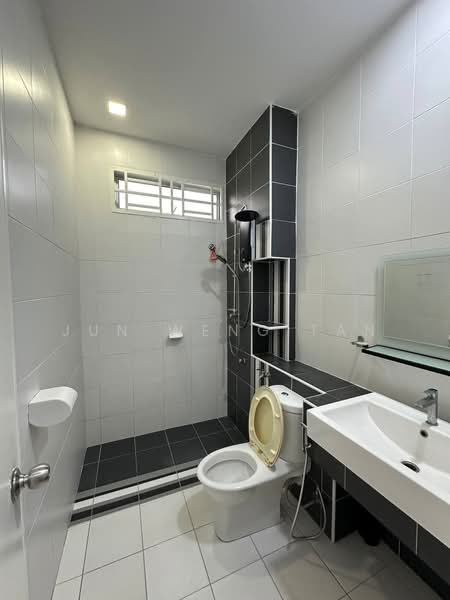 2-storey Terraced House for Rent in Setia Eco Village (Gelang Patah) - Jun Weng Tan - Bathroom - PropertyGuru.com.my