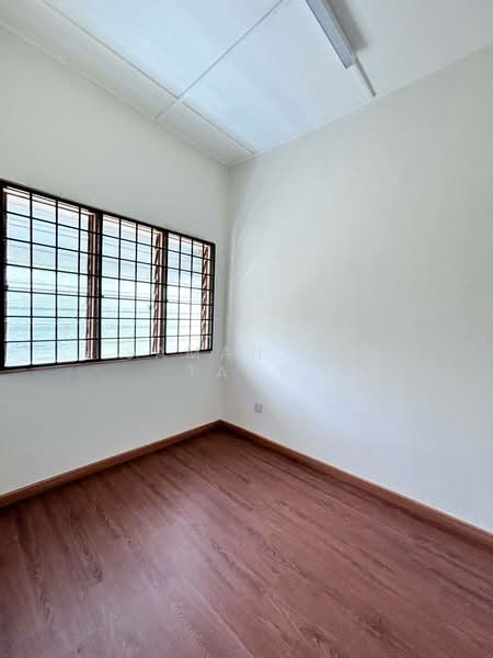 Rumah Teres 2 Tingkat untuk Disewa di Taman Molek (Johor Bahru) - Samantha Tang - Bedroom - PropertyGuru.com.my