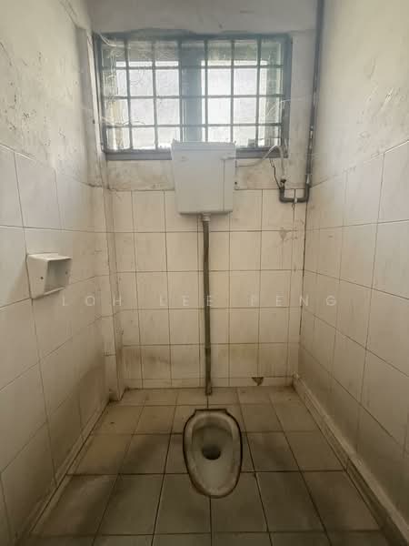 Kilang untuk Disewa di Taman Industri Jaya (Skudai) - Loh Lee Peng - Bathroom - PropertyGuru.com.my