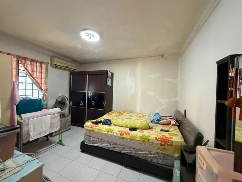 Rumah Teres 2 Tingkat untuk Dijual di Permas Jaya (Johor) - Marvin Lim - Bedroom - PropertyGuru.com.my