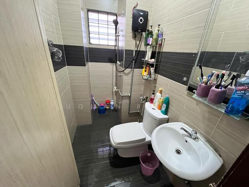 Kondominium untuk Dijual di Bayu Tasik 1 - Luqman Ramli - Bathroom - PropertyGuru.com.my
