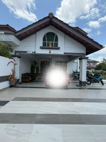 Semi-Detached House for Sale in Taman Pelangi Indah (Ulu Tiram) - Luis Lim - Exterior - PropertyGuru.com.my