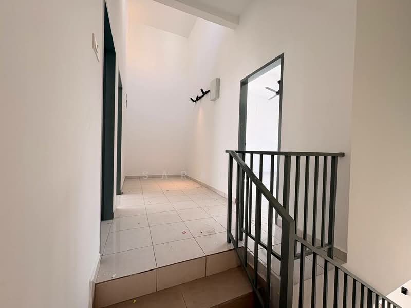Rumah Teres 2 Tingkat untuk Disewa di Taman Sri Andalas (Klang) - Sarah . - Corridor - PropertyGuru.com.my