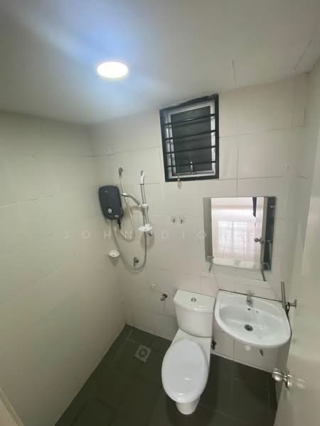 Kondominium untuk Disewa di Sky Awani Residensi 1 - John Diong - Bathroom - PropertyGuru.com.my