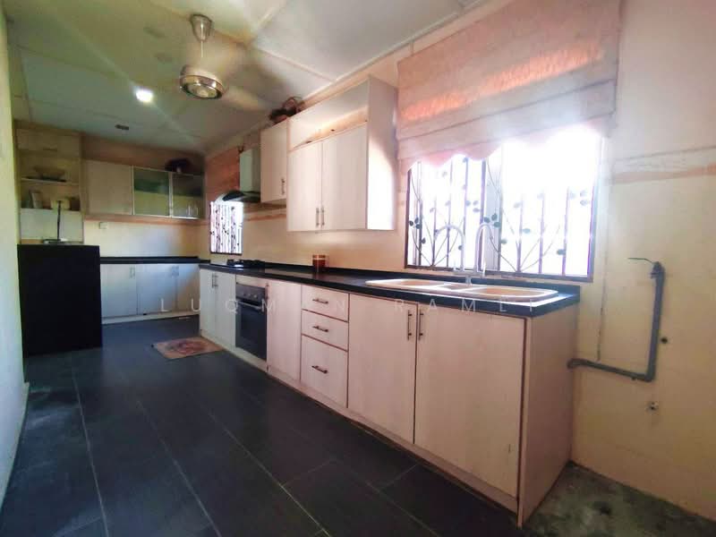 Suadamai Bandar Tun Hussein Onn untuk Untuk Dijual - RM 750,000, Apr 2026 - Kitchen - PropertyGuru.com.my