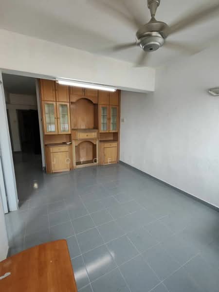 Pangsapuri untuk Disewa di Greenlane Heights Block E - JOYCE LIM - Living Room - PropertyGuru.com.my