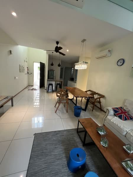 3-storey Terraced House for Rent in Cyberjaya (Selangor) - Gaily Tay - Living Room - PropertyGuru.com.my