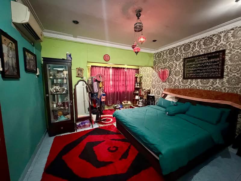 Rumah Teres 2 Tingkat untuk Dijual di Taman Desaria (Petaling Jaya) - Azli Ibrahim - Bedroom - PropertyGuru.com.my