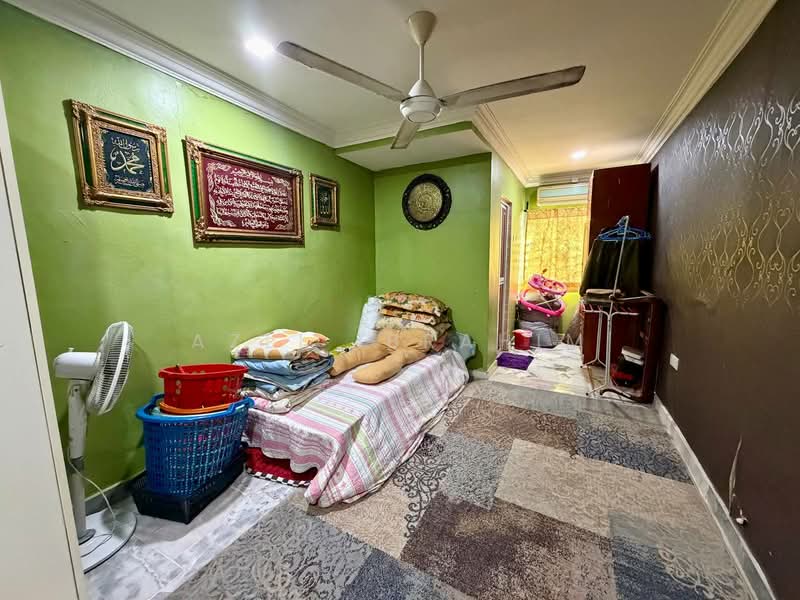 Rumah Teres 2 Tingkat untuk Dijual di Taman Desaria (Petaling Jaya) - Azli Ibrahim - Bedroom - PropertyGuru.com.my