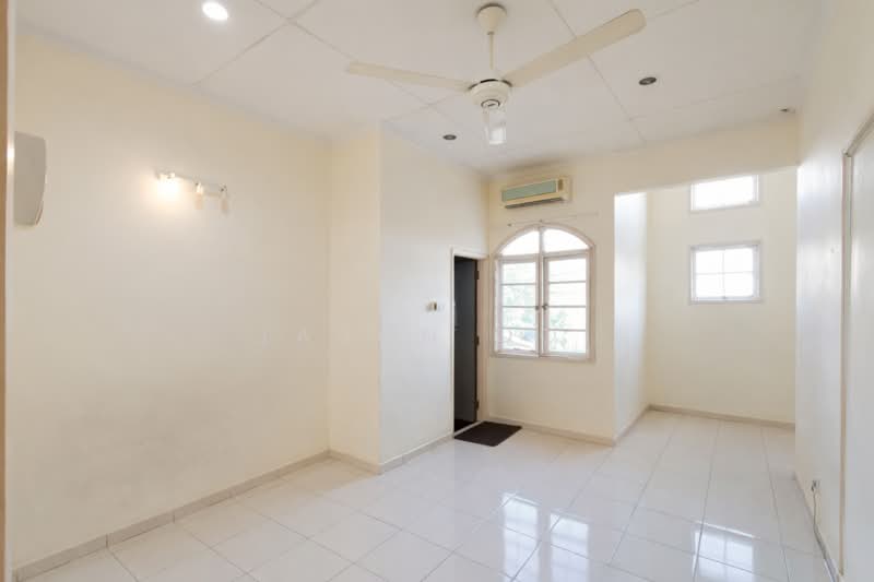 2-storey Terraced House for Sale in Usj 9 (Subang Jaya) - Jason Ooi - Living Room - PropertyGuru.com.my