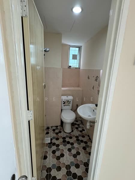 Condominium for Rent at Kepong Sentral Condominium - Karen Liew - Bathroom - PropertyGuru.com.my