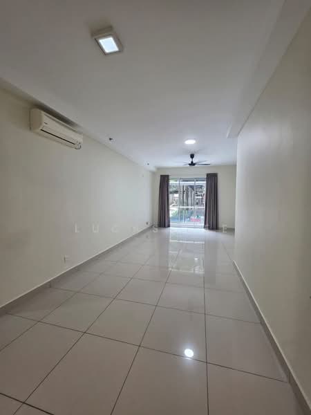 Pangsapuri untuk Dijual di Austin Suites (Permata Austin) - Lucas Lee - Living Room - PropertyGuru.com.my