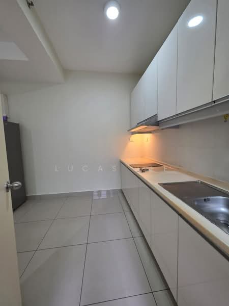 Pangsapuri untuk Dijual di Austin Suites (Permata Austin) - Lucas Lee - Kitchen - PropertyGuru.com.my
