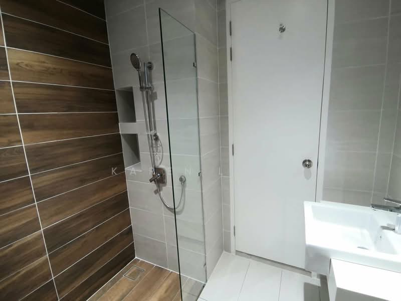 Servis Apartment untuk Disewa di UNIO Residence - Karen Liew - Bathroom - PropertyGuru.com.my