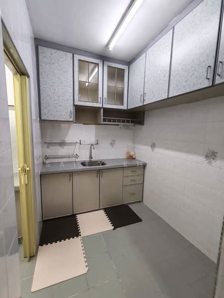 Pangsapuri untuk Disewa di Greenlane Heights Block E - Sally Khoo - PropertyGuru.com.my