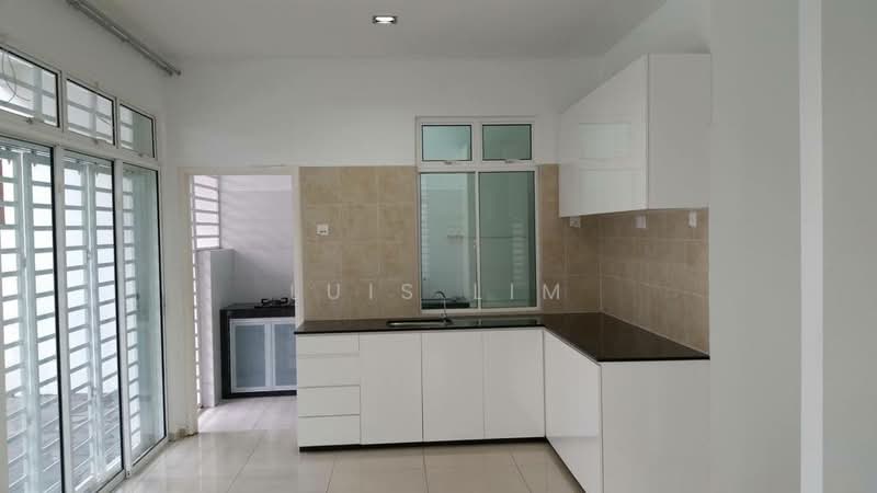Semi-Detached House for Rent in Iskandar Puteri (Nusajaya) (Johor) - Luis Lim - Kitchen - PropertyGuru.com.my