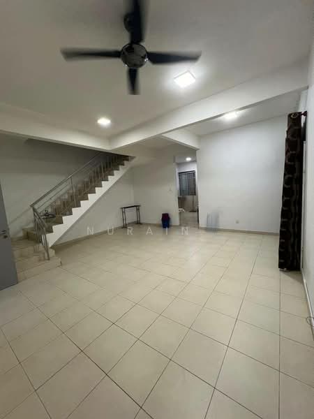 Rumah Teres untuk Dijual di Sungai Buloh (Selangor) - Nurain . - Living Room - PropertyGuru.com.my